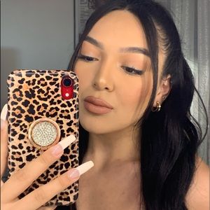 Meet your Posher, Jayline